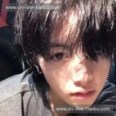 尤诗彩